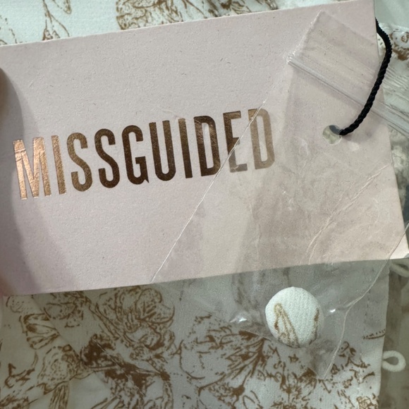 Missguided Button Front A-Line Dress Floral White and Cream NWT Size 0 Small - Picture 5 of 6